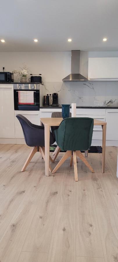 Apartment A&a